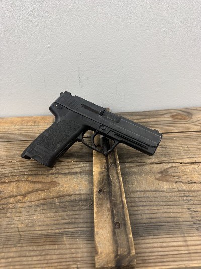 HECKLER & KOCH Heckler & Koch USP 45, Semi-automatic, DA/SA, 45 ACP, 4.41" Barrel, Polymer Frame, Black, Thumb Safety, Adjustable Sights, Ori - Image 1 of 2