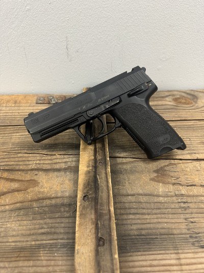 HECKLER & KOCH Heckler & Koch USP 45, Semi-automatic, DA/SA, 45 ACP, 4.41" Barrel, Polymer Frame, Black, Thumb Safety, Adjustable Sights, Ori - Image 2 of 2