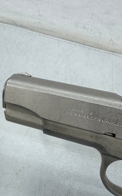 COLT COMBAT COMMANDER .45 ACP - Image 24 of 25