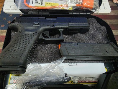 GLOCK G17 V 9MM LUGER (9x19 PARA) - Image 2 of 4