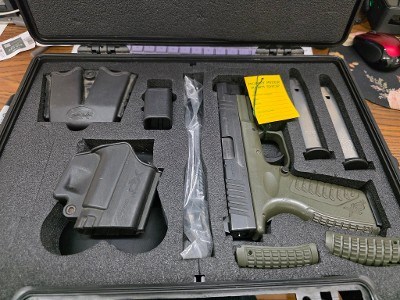 SPRINGFIELD ARMORY XDM-40 .40 CALIBER - Image 1 of 5