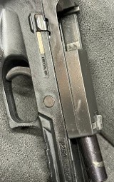 SIG SAUER P250 40 Smith & Wesson - Image 5 of 5