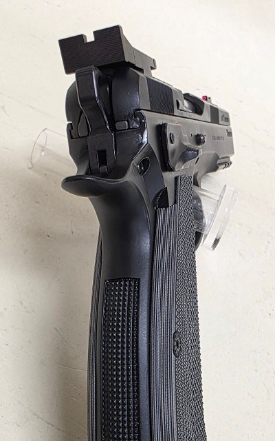 CZ CZ75 SP-01 Shadow 9MM LUGER (9x19 PARA) - Image 4 of 9