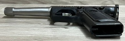 RUGER 22/45 .22 LR - Image 8 of 12