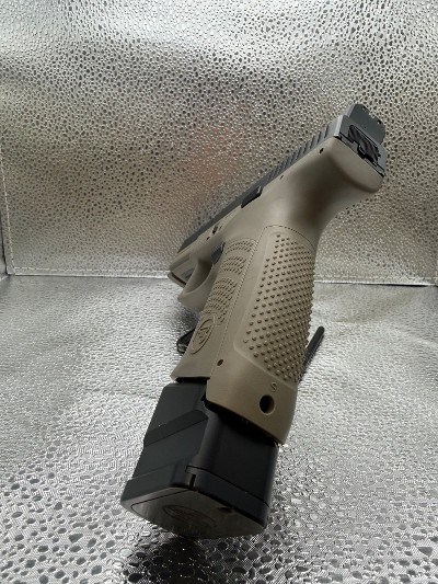 CZ P-10 C URBAN GREY SUPPRESSOR READY 9MM LUGER (9X19 PARA) - Image 4 of 8