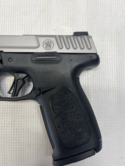 SMITH & WESSON SD40 2.0 40 Smith & Wesson - Image 9 of 14