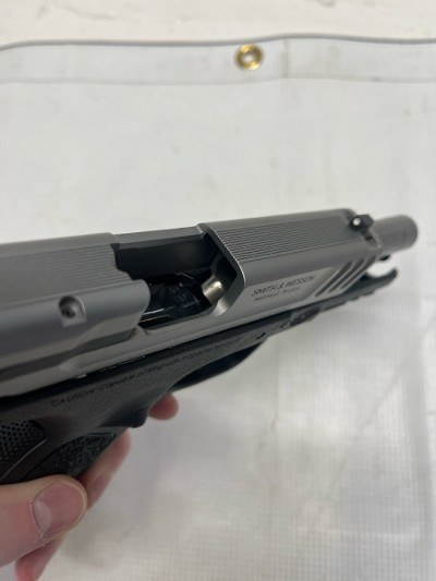 SMITH & WESSON SD40 2.0 40 Smith & Wesson - Image 3 of 14