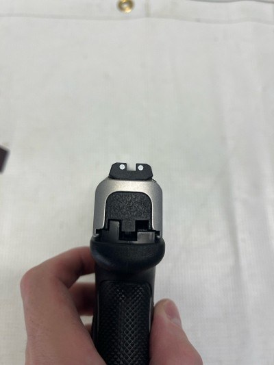 SMITH & WESSON SD40 2.0 40 Smith & Wesson - Image 5 of 14