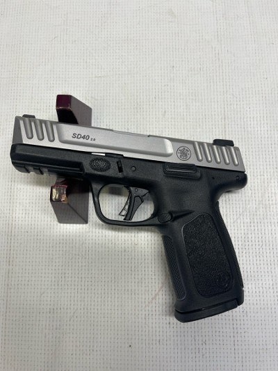 SMITH & WESSON SD40 2.0 40 Smith & Wesson - Image 2 of 14