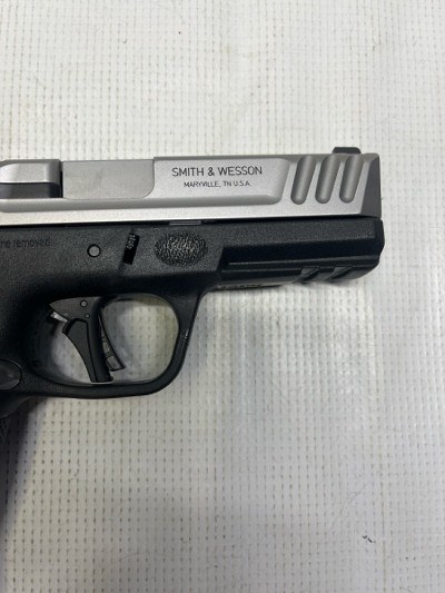 SMITH & WESSON SD40 2.0 40 Smith & Wesson - Image 7 of 14