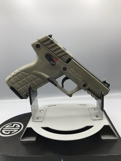 KELTEC P17 .22 LR - Image 3 of 13