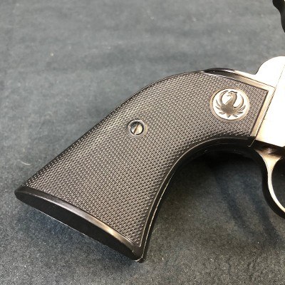 RUGER NEW MODEL BLACKHAWK .44 S&W SPECIAL - Image 7 of 9