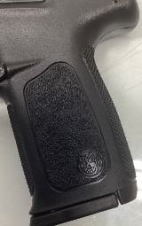 SMITH & WESSON SD40 VE .40 S&W - Image 7 of 11