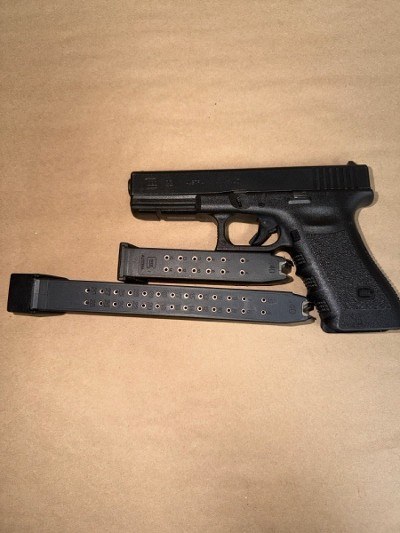 GLOCK 22 40 Smith & Wesson - Image 11 of 11