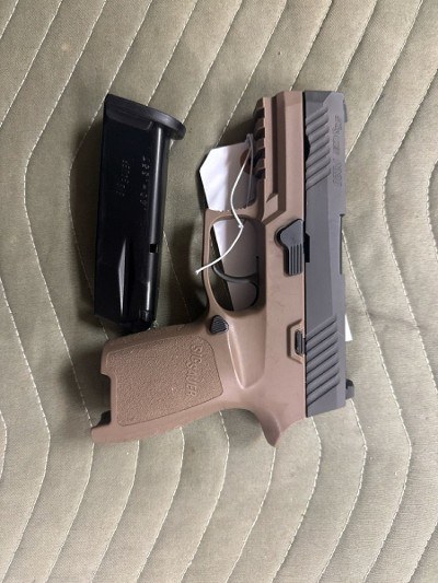 SIG SAUER P320 40 Smith & Wesson - Image 1 of 2
