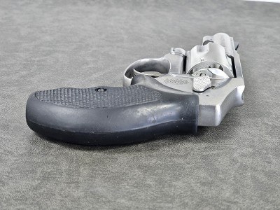 SMITH & WESSON 640-3 .357 MAG - Image 6 of 18