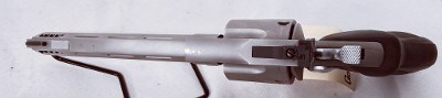 TAURUS Raging Bull .44 MAGNUM - Image 3 of 6