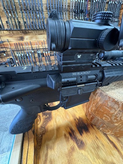 ROCK RIVER ARMS LAR-15M .300 AAC BLACKOUT - Image 3 of 6