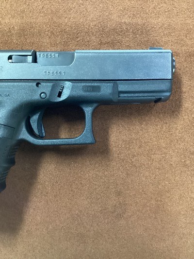 GLOCK 23 .40 CALIBER - Image 6 of 7