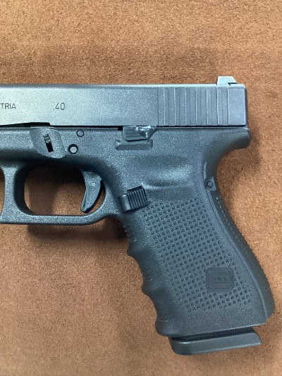 GLOCK 23 .40 CALIBER - Image 4 of 7