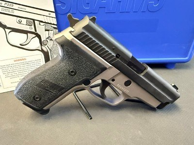 SIG SAUER P229 .40 S&W - Image 8 of 10