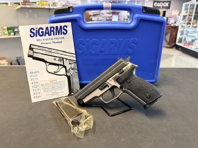 SIG SAUER P229 .40 S&W - Image 1 of 10