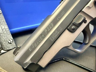 SIG SAUER P229 .40 S&W - Image 3 of 10