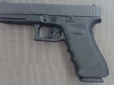 GLOCK 22 .40 - Image 2 of 4