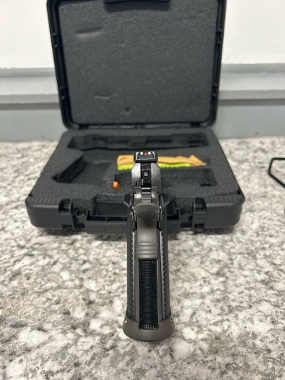 ROCK ISLAND ARMORY M1911 A2 .40 S&W - Image 5 of 7