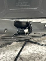 SMITH & WESSON M&P 40 SHIELD M2.0 .40 S&W - Image 6 of 7