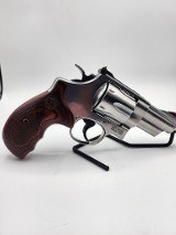 SMITH & WESSON 629 DELUXE .44 MAGNUM - Image 4 of 5