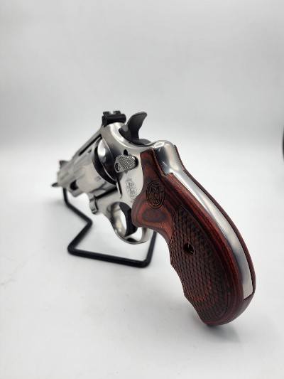 SMITH & WESSON 629 DELUXE .44 MAGNUM - Image 2 of 5