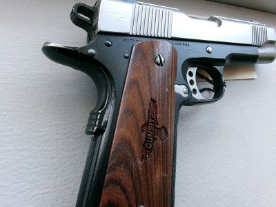 COLT LIGHTWEIGHT COMMANDER .45 ACP - Image 2 of 8