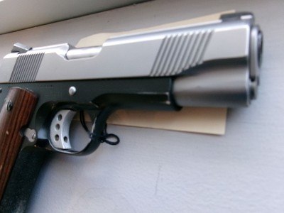 COLT LIGHTWEIGHT COMMANDER .45 ACP - Image 3 of 8