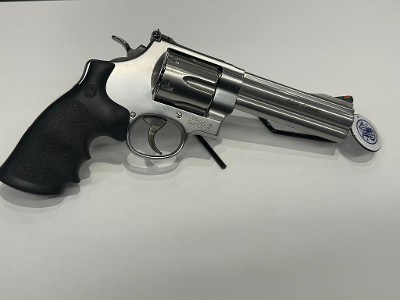 SMITH & WESSON 629 CLASSIC .44 MAGNUM - Image 2 of 12