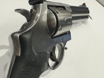 SMITH & WESSON 629 CLASSIC .44 MAGNUM - Image 3 of 12
