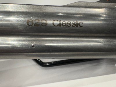 SMITH & WESSON 629 CLASSIC .44 MAGNUM - Image 4 of 12