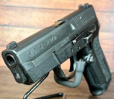 SIG SAUER Sig Pro SP 2340 40 S&W 3.9" Nitron .40 S&W - Image 3 of 9