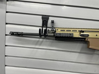 FN SCAR 17S FDE 7.62X51MM NATO - Image 8 of 9