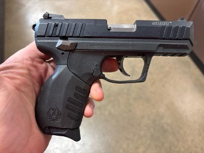 RUGER SR22 .22 LR - Image 3 of 4
