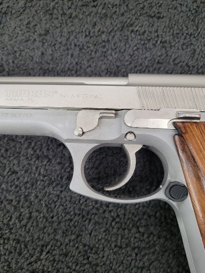 TAURUS PT92 9MM LUGER (9x19 PARA) - Image 4 of 9