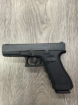 GLOCK 22 GEN 4 .40 - Image 1 of 4