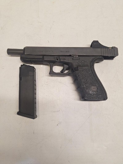 GLOCK 40 GEN 4 10mm Auto - Image 1 of 6