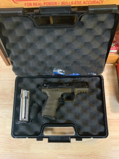 WALTHER P22 .22 LR - Image 1 of 8