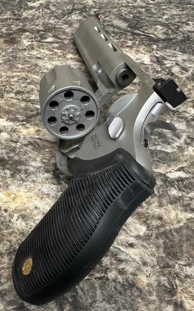 TAURUS 17 TRACKER .17 HMR - Image 3 of 5