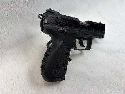 RUGER SR22 .22 LR - Image 5 of 7