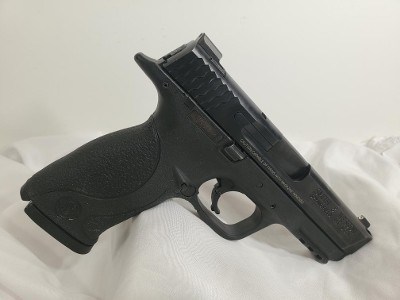 SMITH & WESSON M&P 40 .40 S&W - Image 2 of 6
