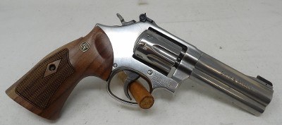 SMITH & WESSON 617-6 .22 LR - Image 1 of 6
