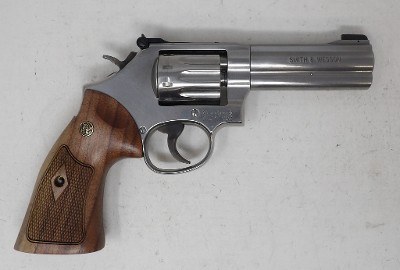 SMITH & WESSON 617-6 .22 LR - Image 3 of 6