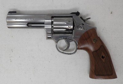 SMITH & WESSON 617-6 .22 LR - Image 4 of 6